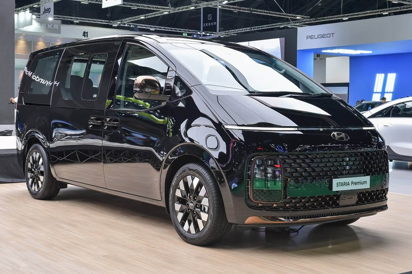 Hyundai Staria Premium